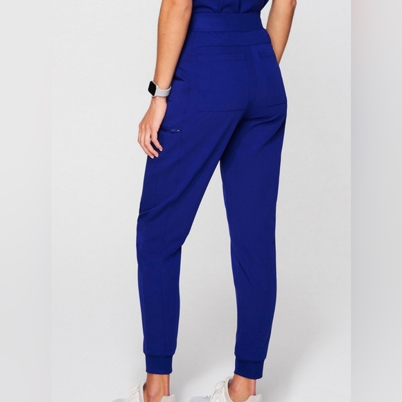 Fabletics scrub set - Picture 4 of 7